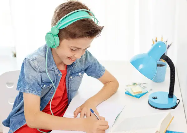 does listening to music help students study